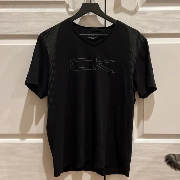 Men’s Calvin Klein T-shirt szM. Black and grey. Short sleeves. EUC; barely worn - Picture 5 of 8